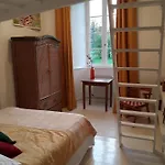 לינה וארוחת בוקר Les Du Logis Du Chatelier ברסויר