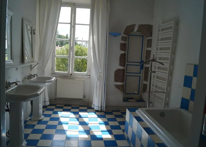 Les Du Logis Du Chatelier Bed and Breakfast